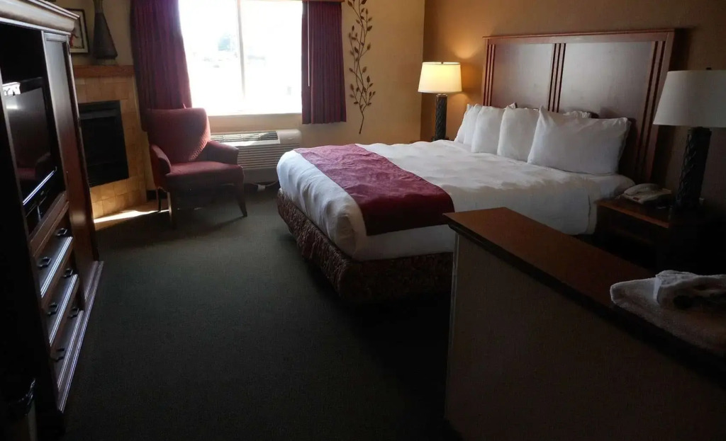 AmericInn by Wyndham McAlester