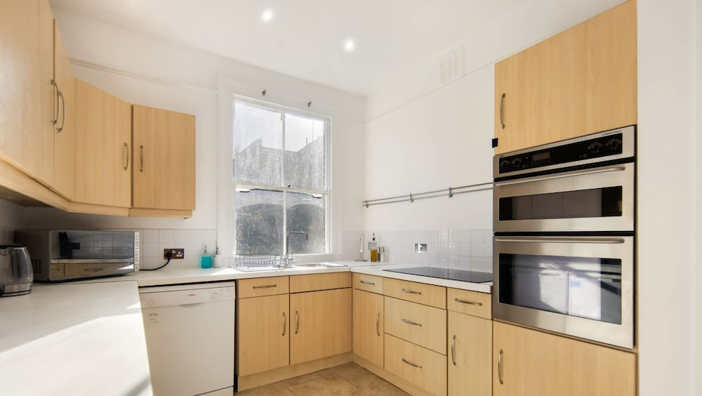 10 Mins Walk to The Oval The Kennington Retreat