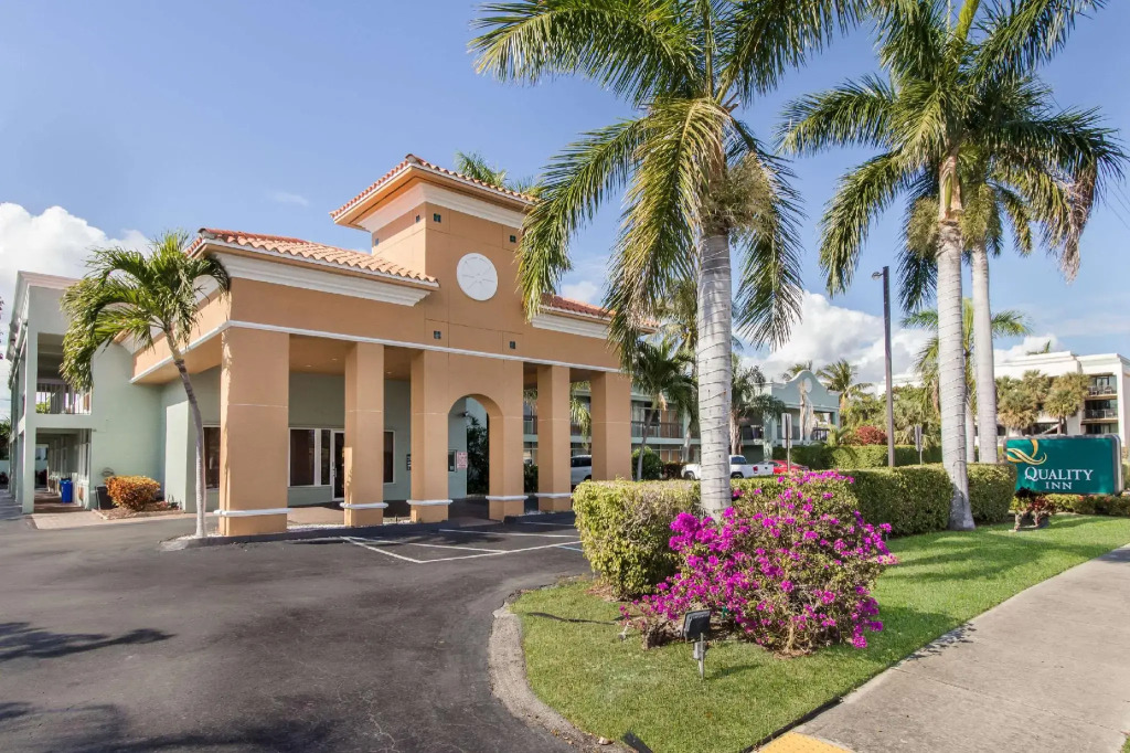 Boca By The Sea Hotel