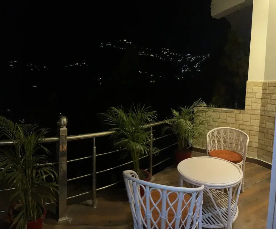 Hotel Shiva Lake - Near Mussoorie Lake