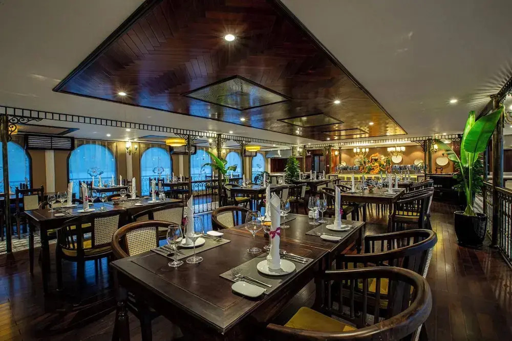 Indochine Lan Ha Bay
