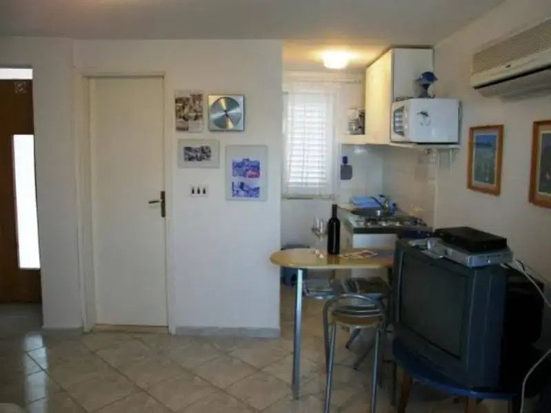 Studio Apartment Vedran Blu