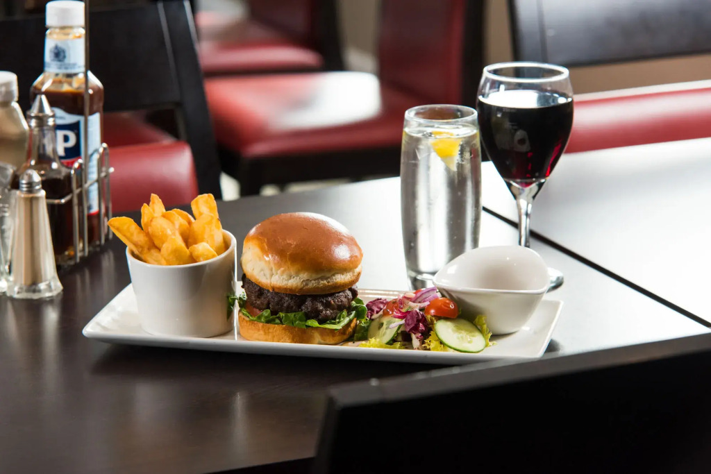 Holiday Inn Express Glasgow Airport by IHG