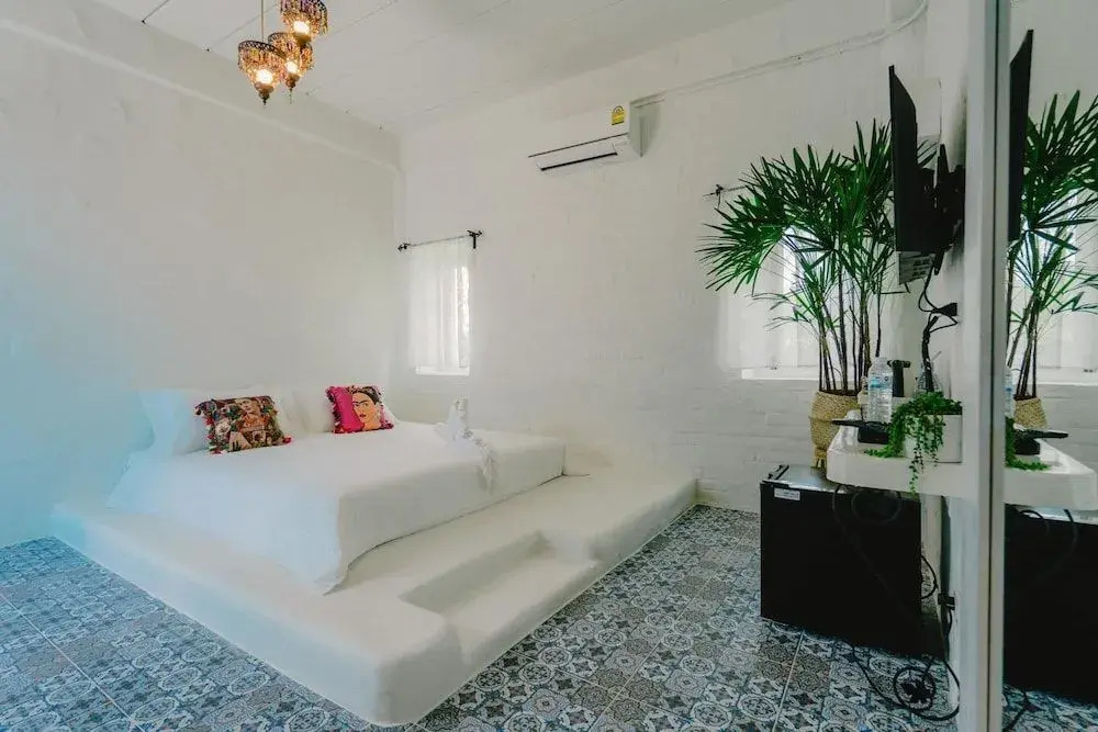 Frida Friday Boutique Hotel