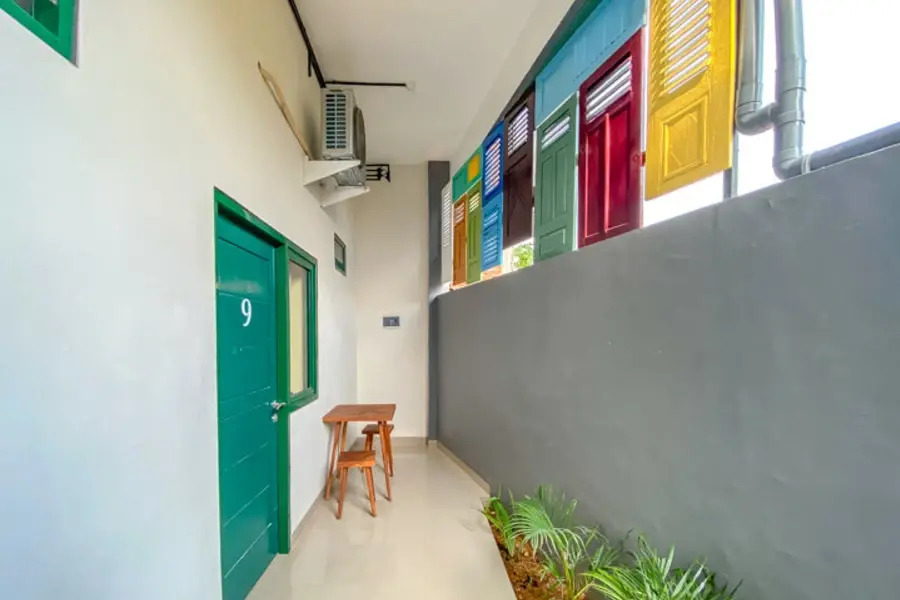 RedDoorz Syariah near Taman Bunga Adipura Sampang