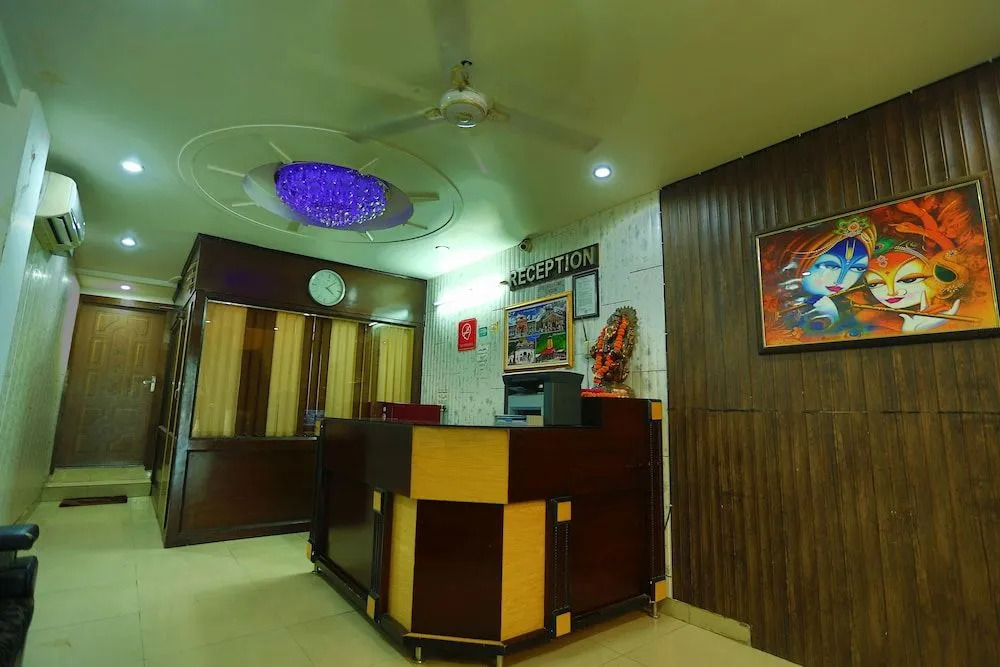 Hotel Paras Plaza
