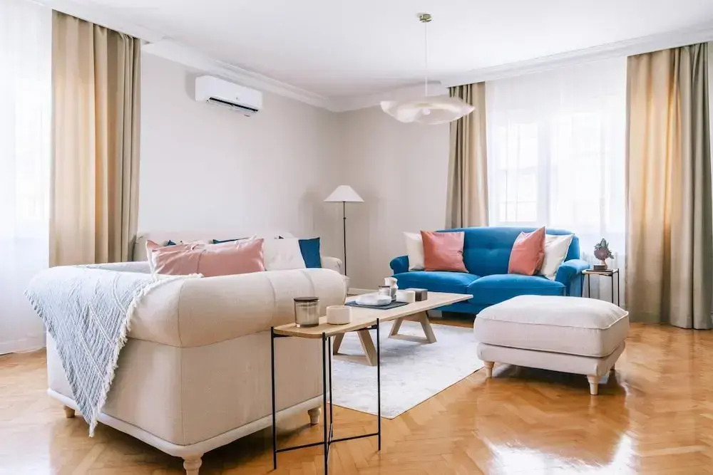 Chic Flat w Balcony 5 min to Cevahir Mall in Sisli