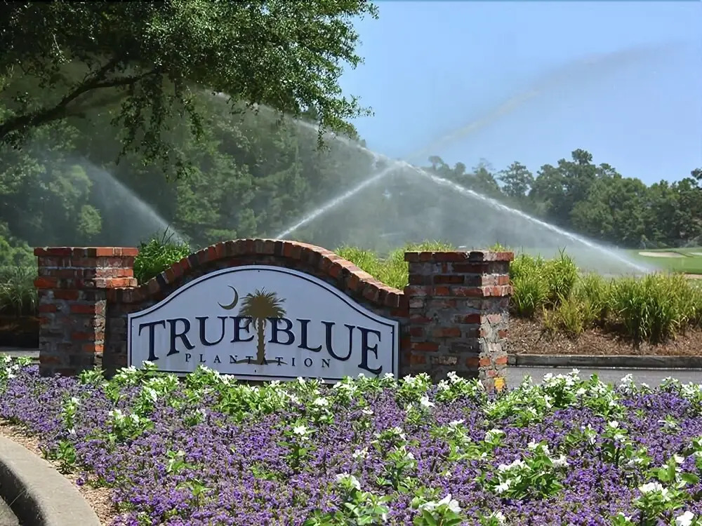 #64C True Blue - 3 Br home by RedAwning