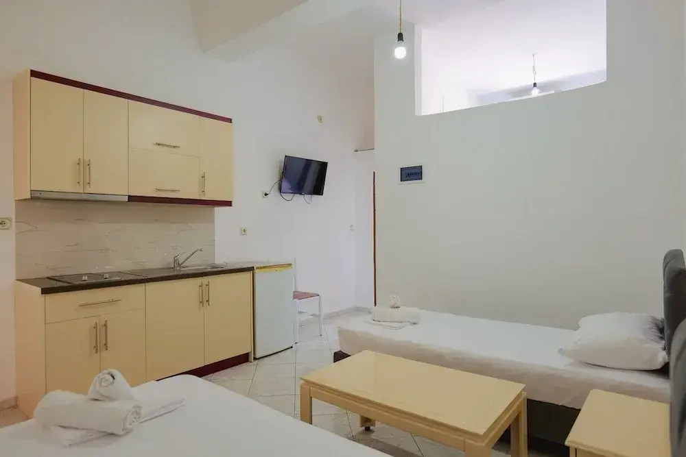 Apartments and Rooms Armanda