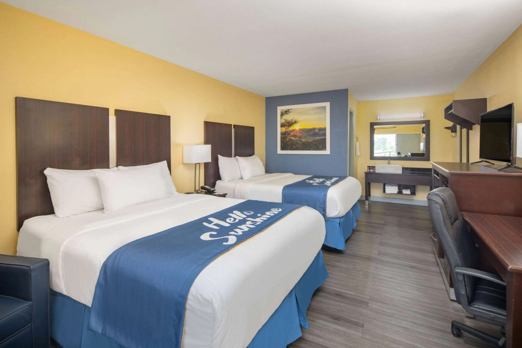 Days Inn by Wyndham Muscle Shoals