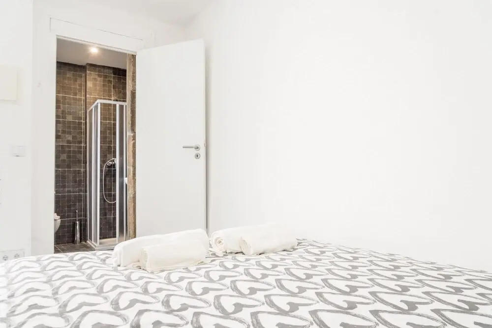 SV6 in Oporto With 1 Bedrooms and 1 Bathrooms