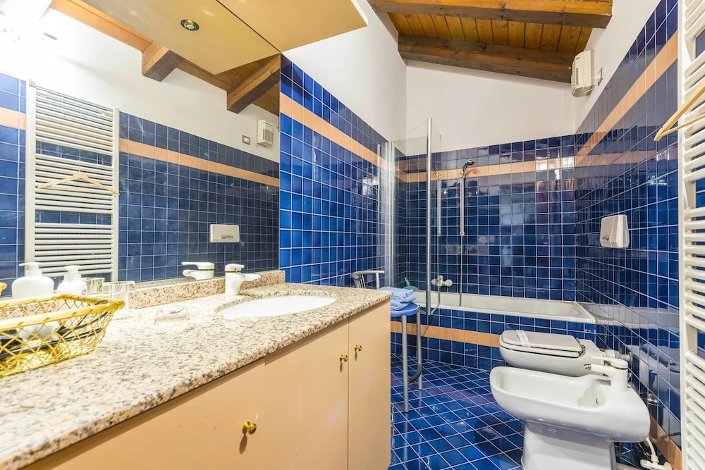 Wonderful, Quiet and Bright Apartment. In the Center Historian