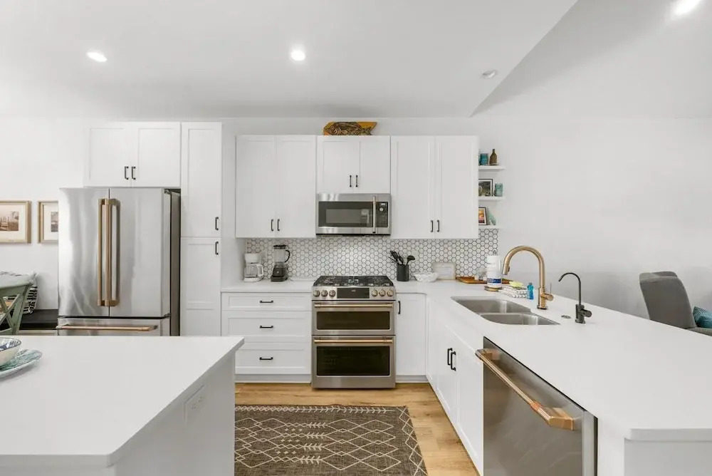 Beach House - 6th Street Retreat by PHG