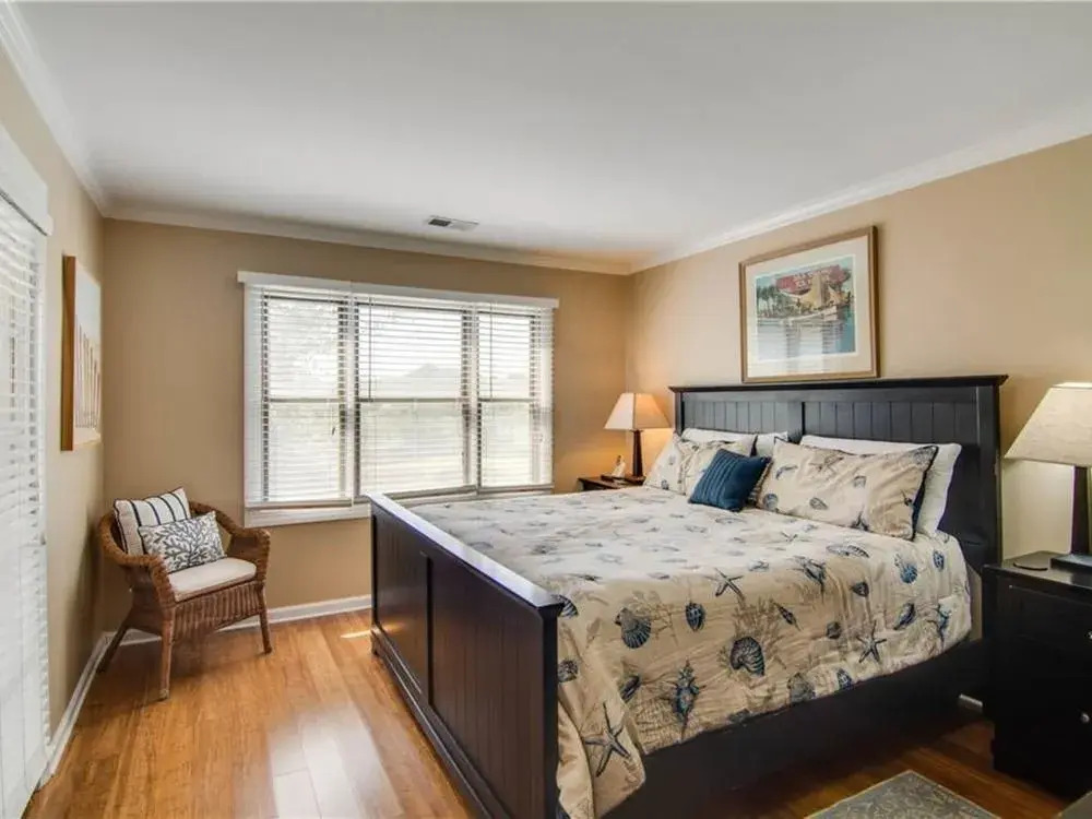 Bay Pointe 2137 by RedAwning
