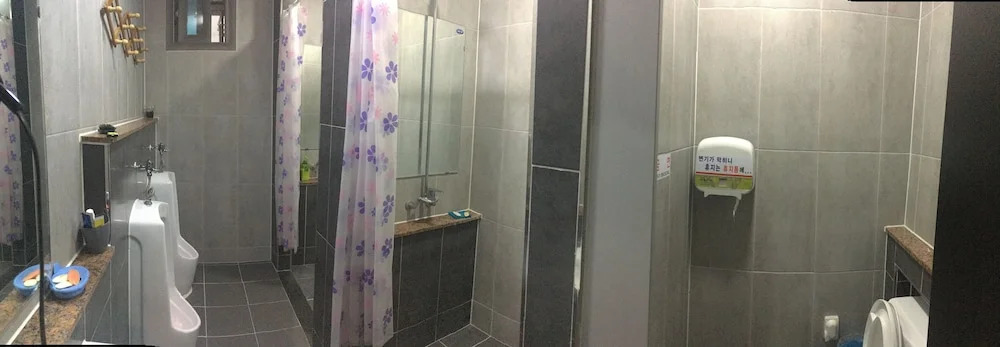JJBro Hostel Guest House