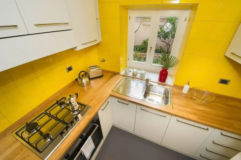 Gorgeous Newly Renovated Flat Near Colosseum!