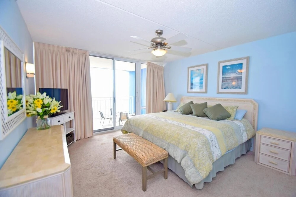Carousel 2206 3 Bedroom Condo by RedAwning, Ocean City