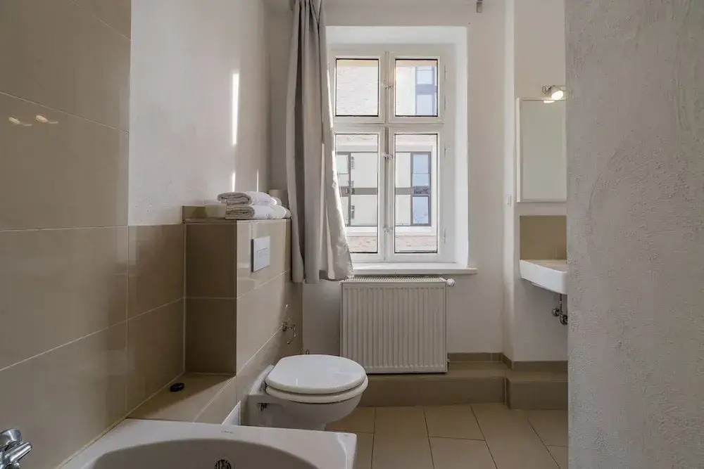 SUITE & APART