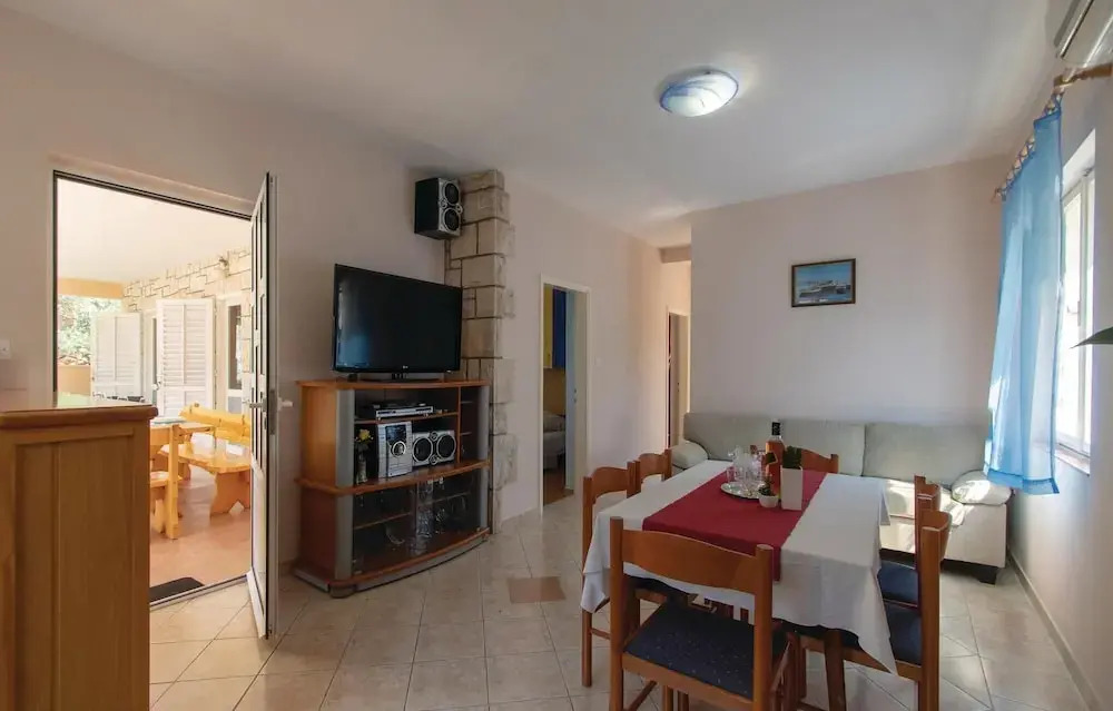 Beautiful Home In Gradina With Kitchen