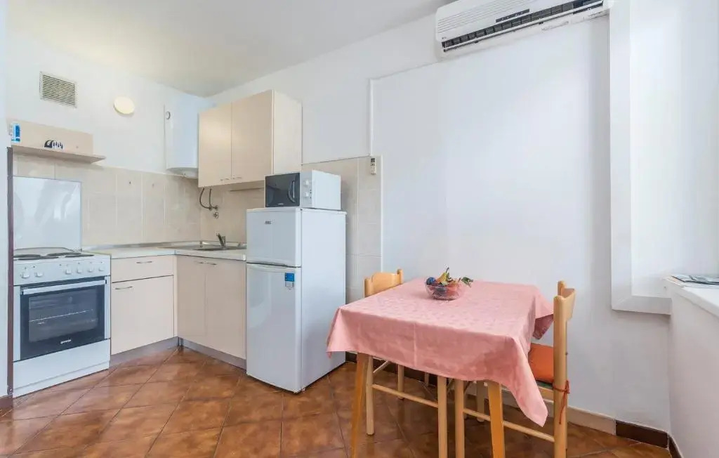 One bedroom apartment with direct sea view located in the old town of Porec