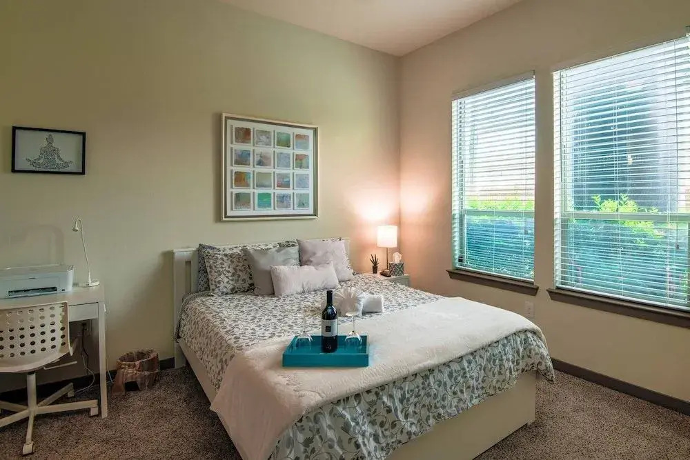 Beautiful & Modern Memorial Home - Near Everything
