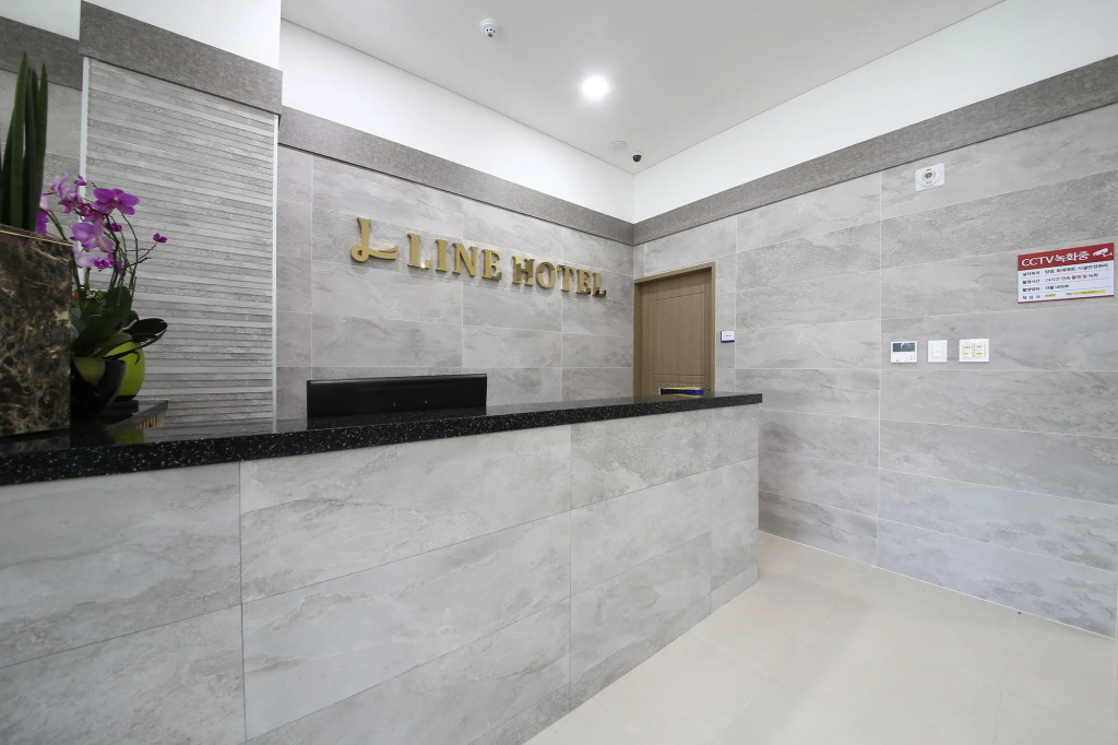 Line Hotel