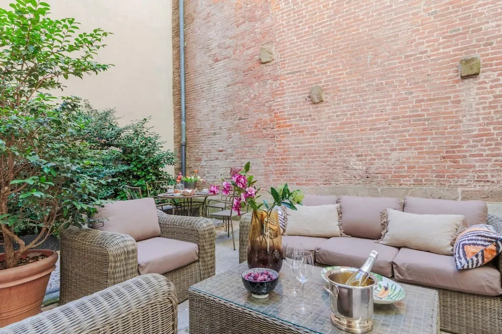 Vissi D Arte an Apartment With Garden