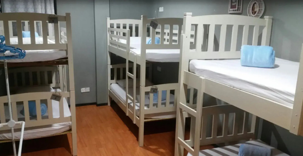 B & B @ 21