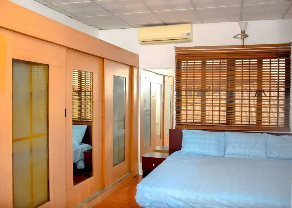 Inviting 2-bed Apartment in Lagos -canal Views