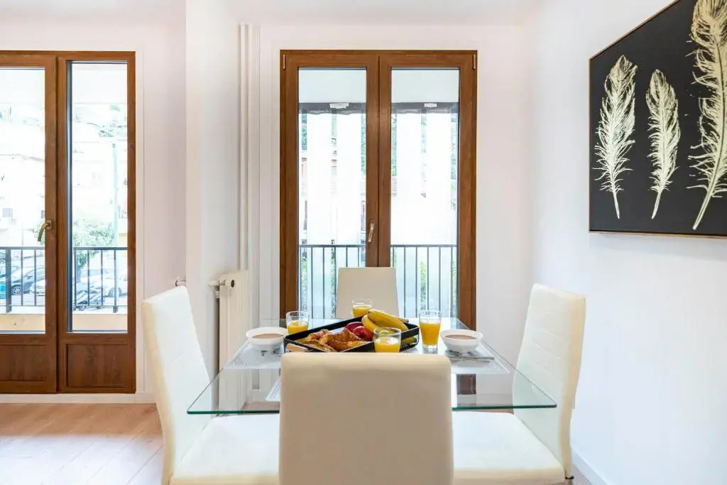 Menton Cosy 2 pièces rénové avec Parking