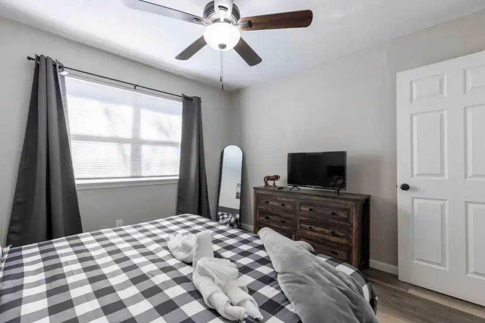 Family Dog Friendly Retreat, Arlington