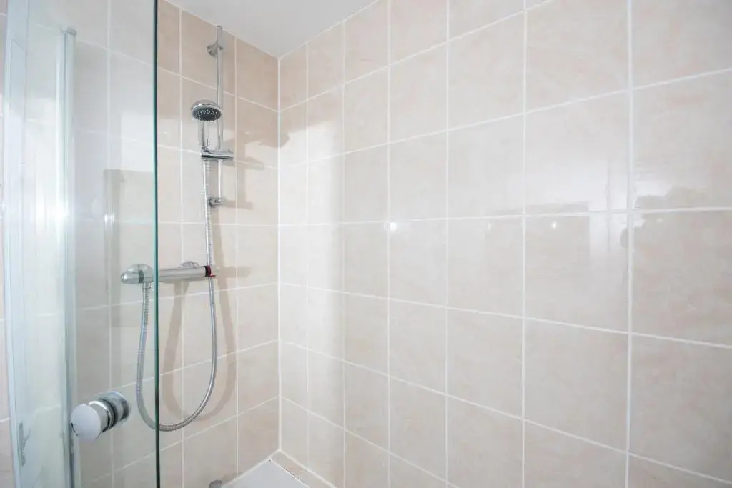 Find "DWELLCOME HOME Ltd" site for 10oo10 assurance from past guests - Immaculate Central 2 bedroom King & Double 1st floor Apartment with free allocated auto barrier off street parking, fast broadband Miles better than a hotel