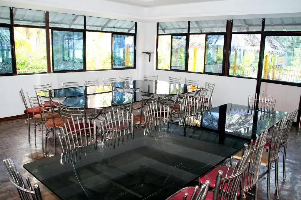Munroe Island Lake Resorts