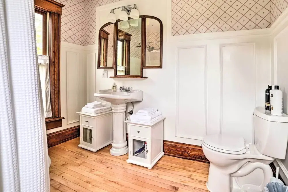 Historic Gaylord Home in Heart of Downtown!