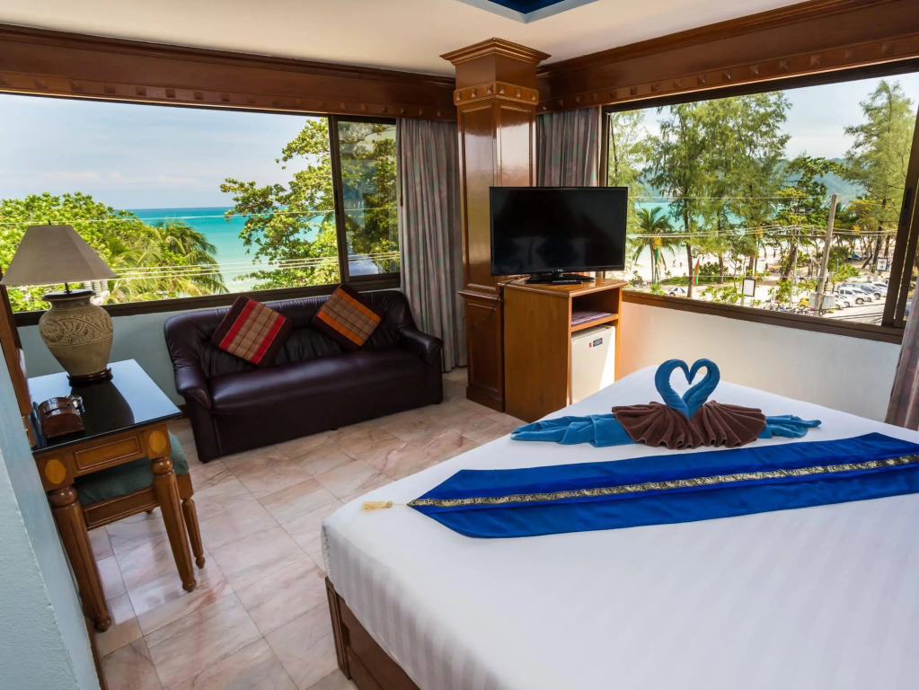 Grand Blue Hotel