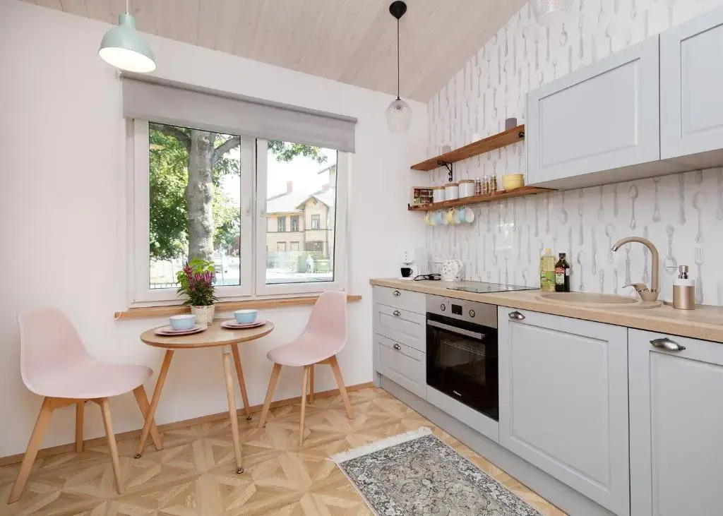 Cute apartment, next to old town, with free parking