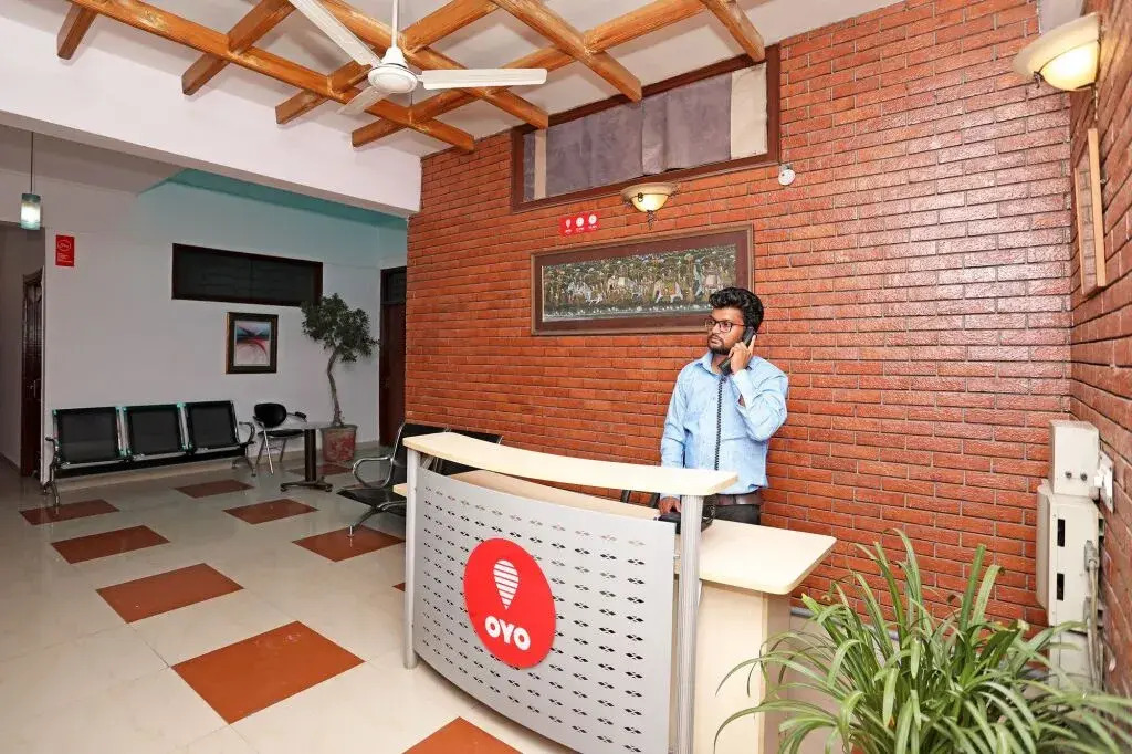 OYO 277 Mascot Residency Sector-51