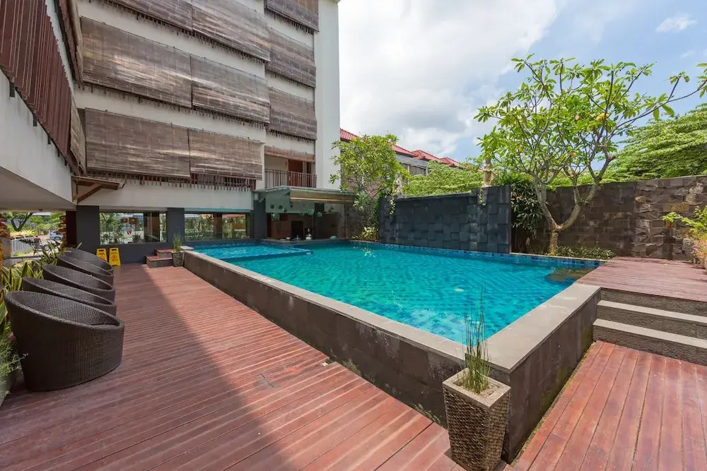 ZEN Rooms Kuta Sunset Road 2