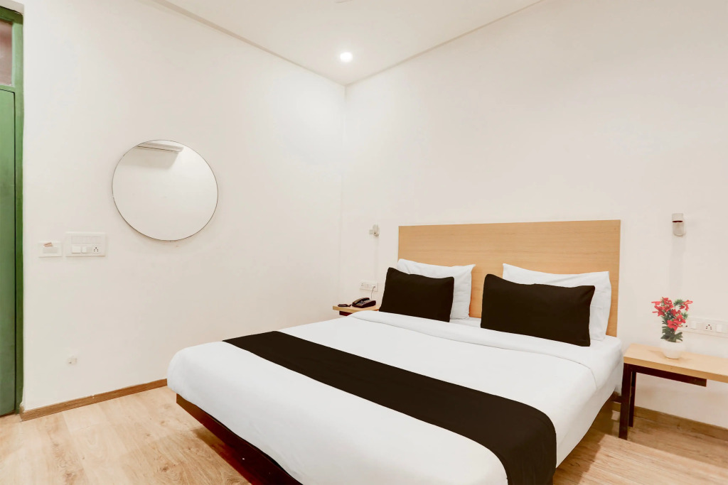 OYO Townhouse 76608 Vero