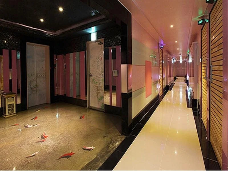 Hotel C&