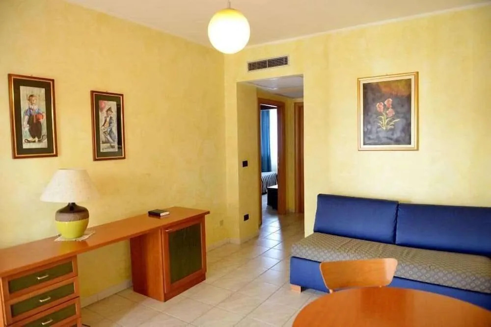 Hotel Blue Roses