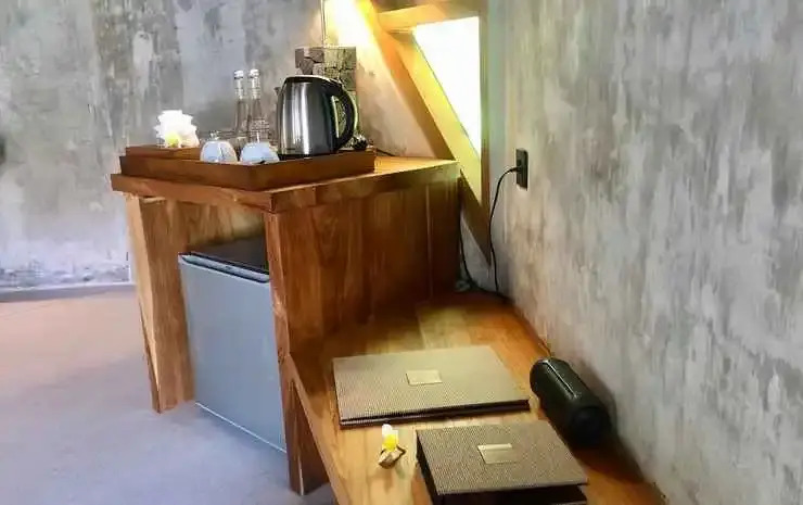 The Sender Pool Suites