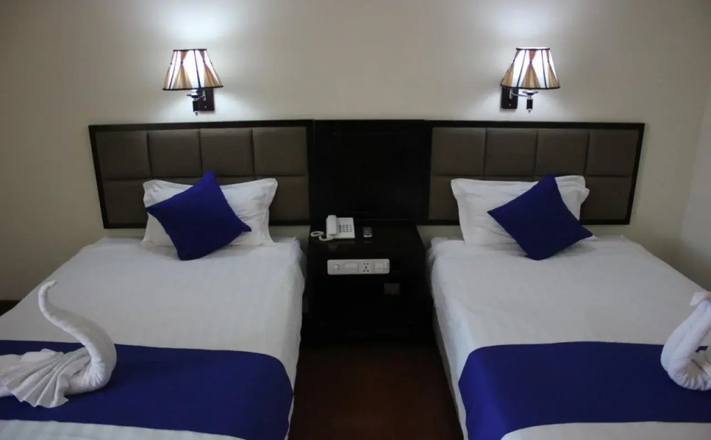 Blue Birds International Hotel