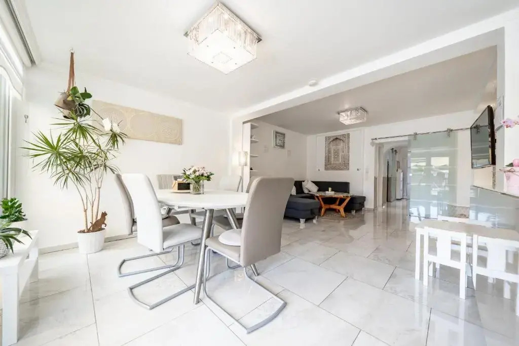 ID 5963 | Private House