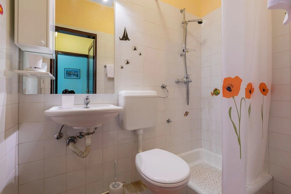 Apartments and Rooms Dotli