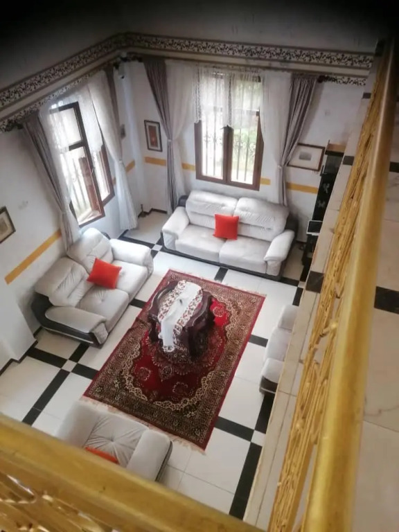 Maison Blanche Biteng