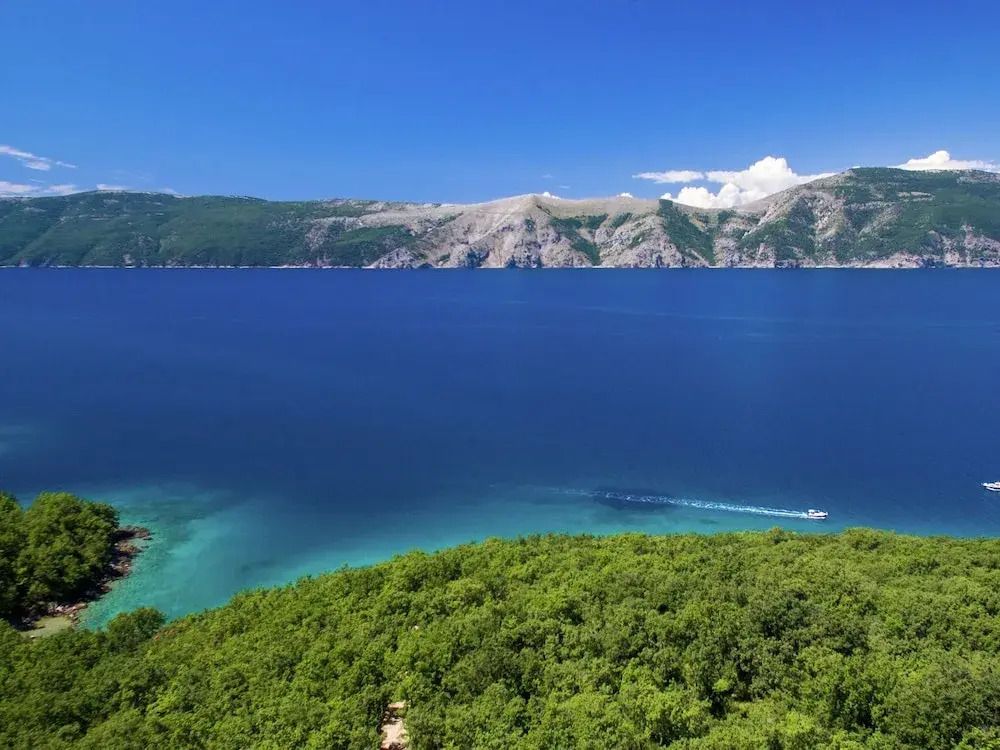 Beautiful, Tasteful Villa in the Village of Milohnici on the Island of Krk, Beach at 3 km