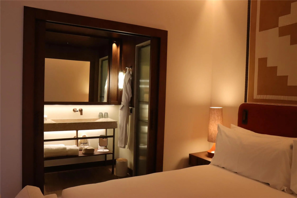 Palacio De Godoy Caceres, Curio Collection By Hilton