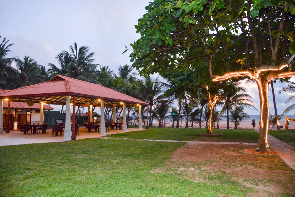 Paradise Beach Hotel
