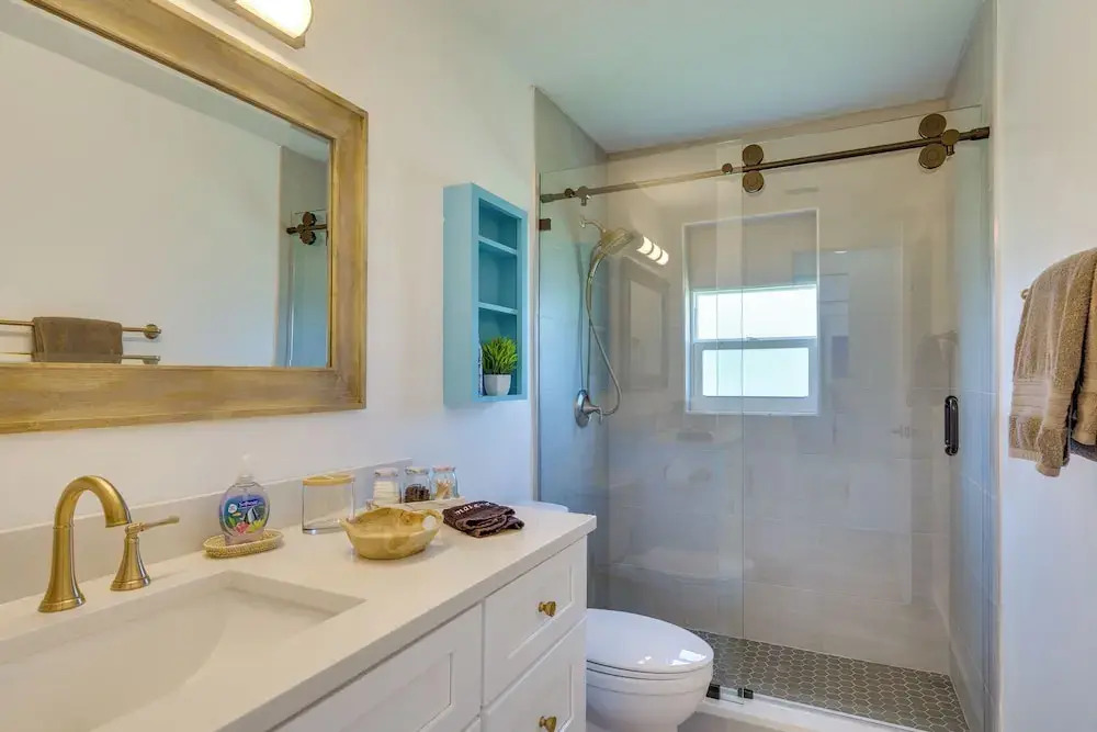 Swim, Fish & Boat: Beachy Home in Cape Coral!